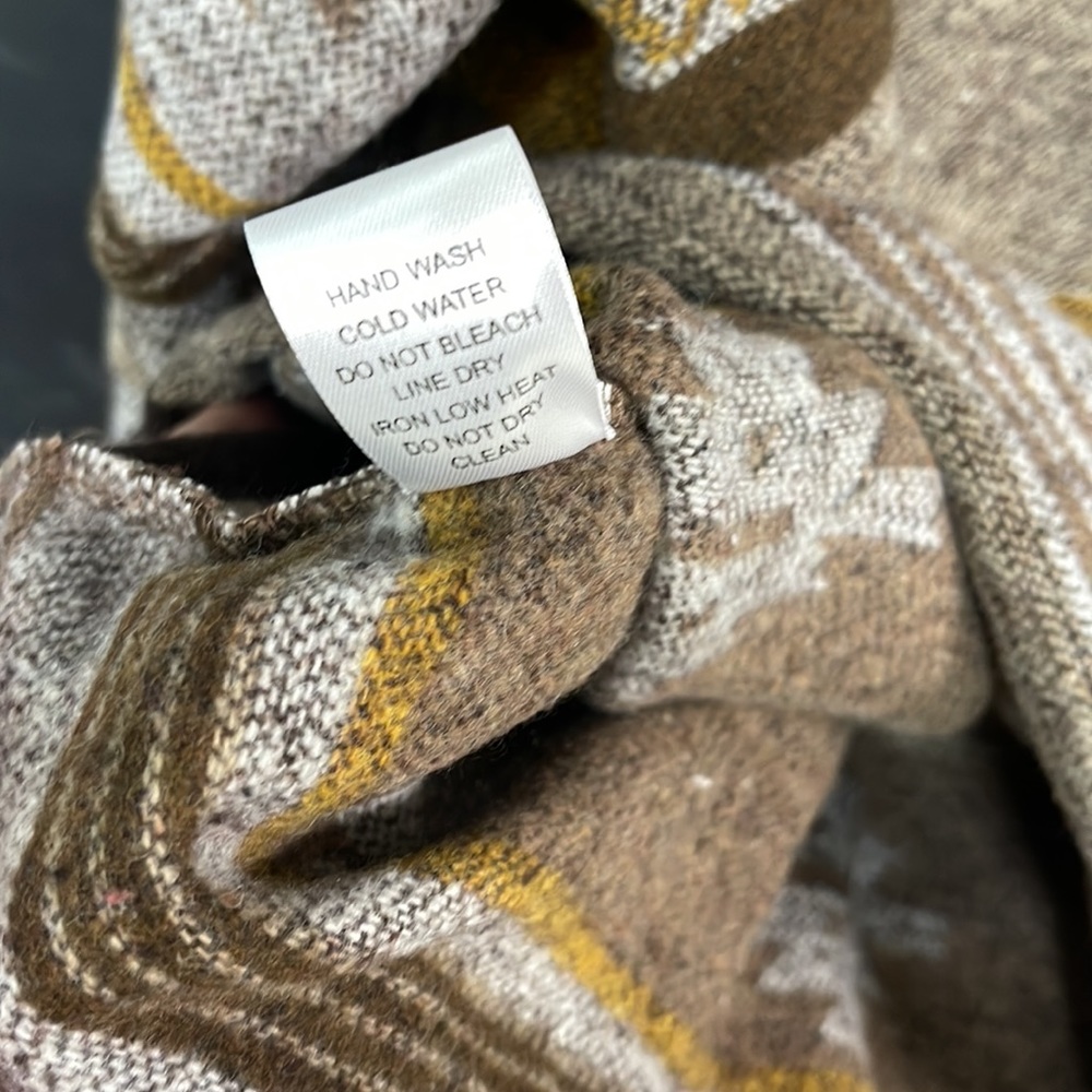Hooded pullover! - Picture 10 of 10